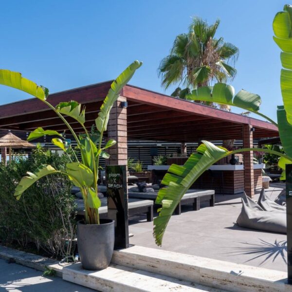 Carrelage effet béton, Moov chez Piastrella - terrasse lounge