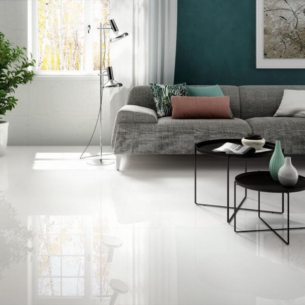 Carrelage effet marbre, Black & White chez Piastrella - salon coloris Ultrawhite finition glossy
