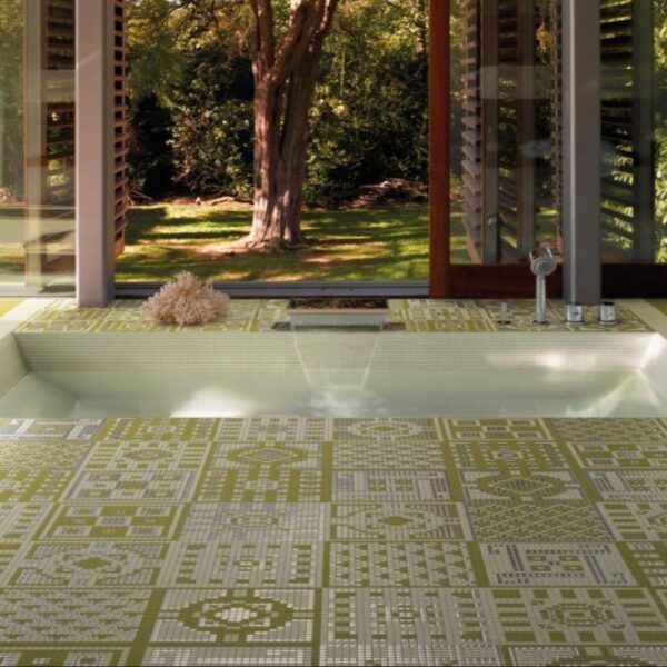 Carrelage Bardelli Memorie chez Piastrella - bassin extérieur sol mosaïque patchwork coloris Naturel