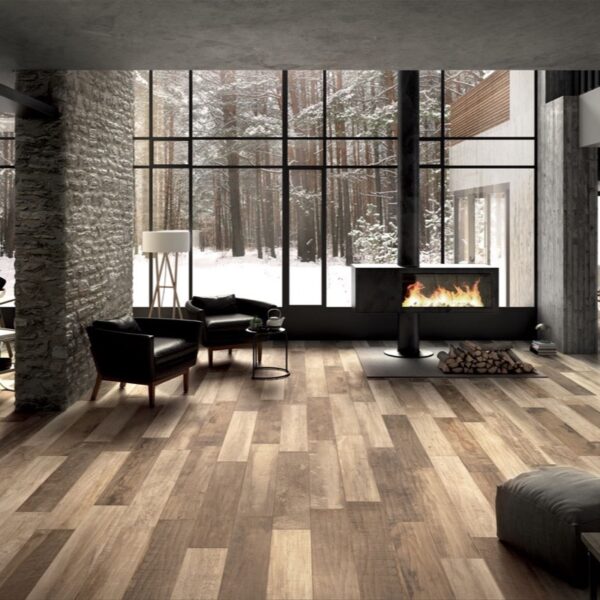 Carrelage effet bois, Country chez Piastrella - salon avec cheminée, coloris Aspen