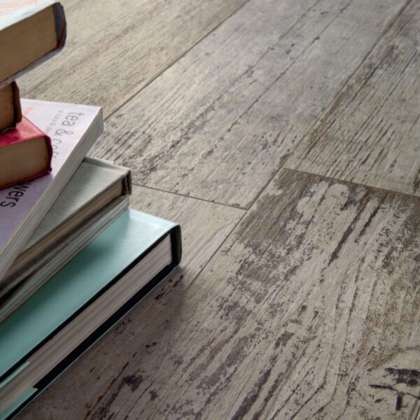Carrelage ancien effet bois, Legno Fusione chez Piastrella - détail, coloris Grey
