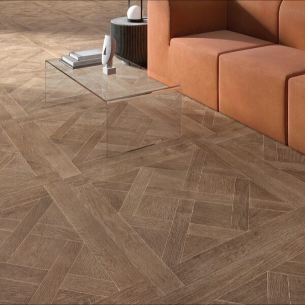 Carrelage effet bois, Wistman Oak chez Piastrella - salon, pose en chevron, coloris Maple