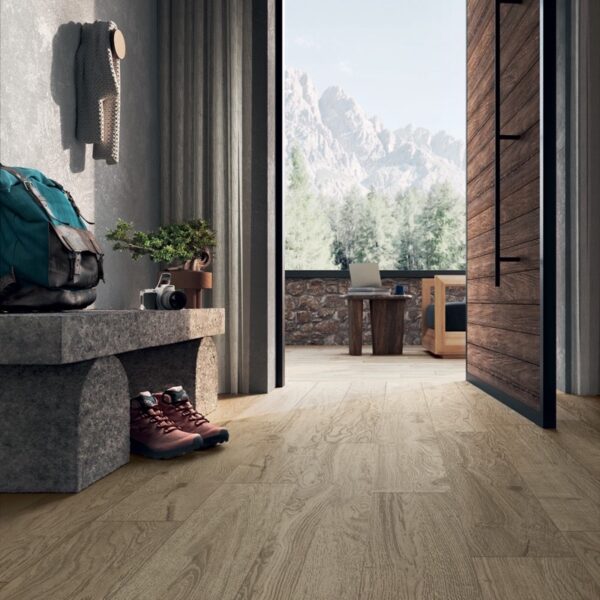 Carrelage imitation bois, Wood Plank chez Piastrella - entrée et terrasse extérieure, coloris Chamonix