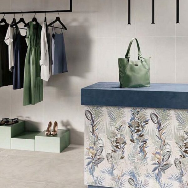 Carrelage effet faïence, Geometria Viva chez Piastrella - comptoir de boutique habillé en décor floral et coloris Bleu