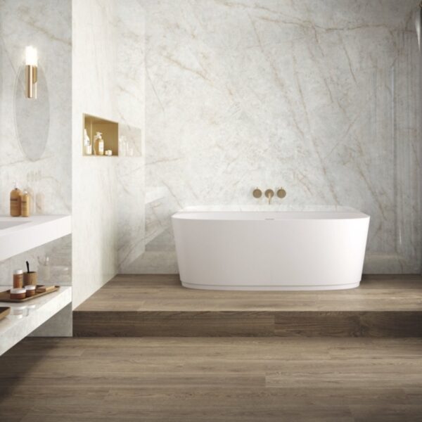 Carrelage effet marbre, Cristallo Supremo chez Piastrella - salle de bain baignoire îlot