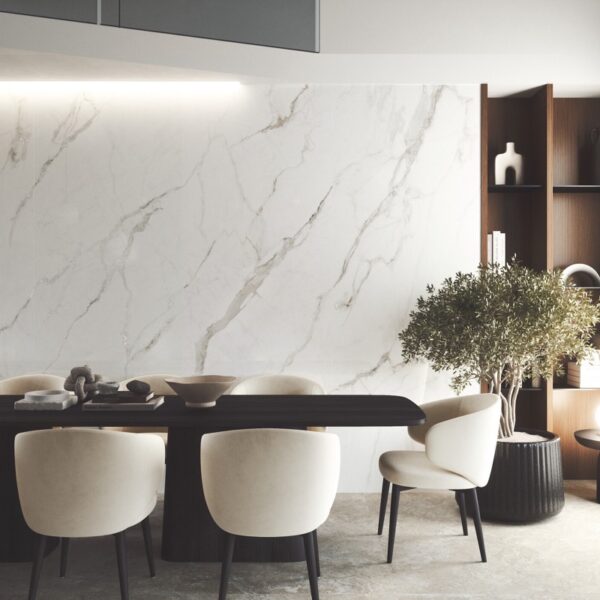 Carrelage effet marbre, Lumiere chez Piastrella - salle à manger, pan de mur veiné toute hauteur