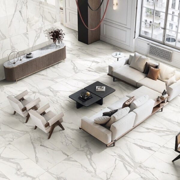 Carrelage effet marbre, Venatura Suprema chez Piastrella - salon avec mobilier contemporain, coloris Calacatta Gold
