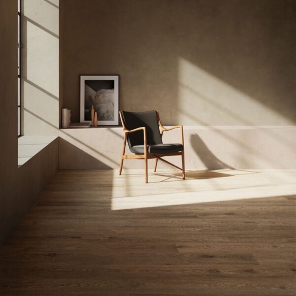 Carrelage effet parquet, Mono Timber chez Piastrella - détail du veinage en pose diagonale, coloris Cognac