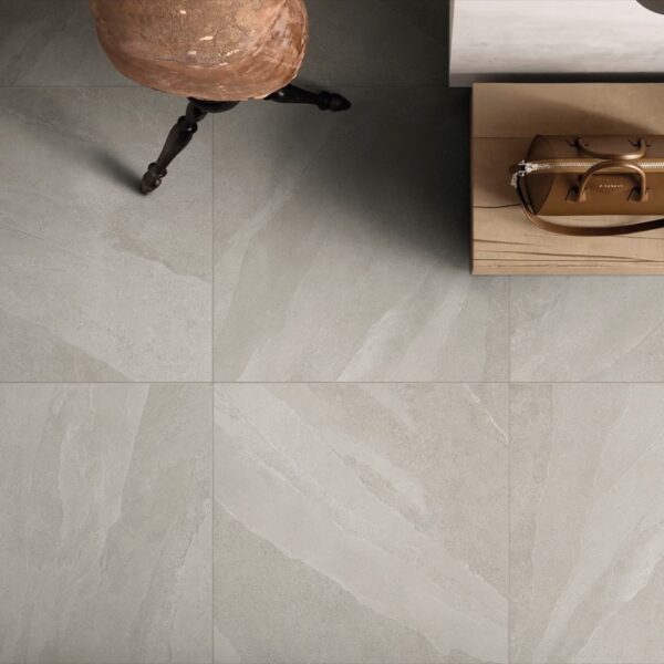 Carrelage effet pierre, Essenza Litica chez Piastrella - vue de dessus d'une entrée en coloris Geo