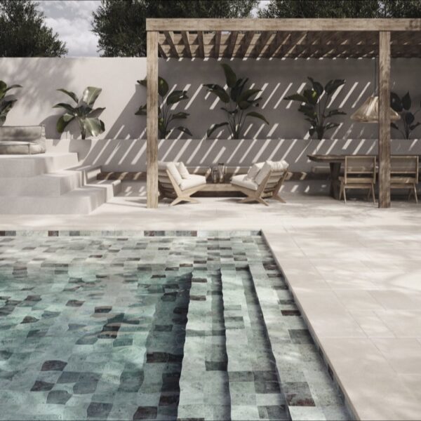 Carrelage effet pierre, Évasion Bali chez Piastrella - piscine et pergola bois