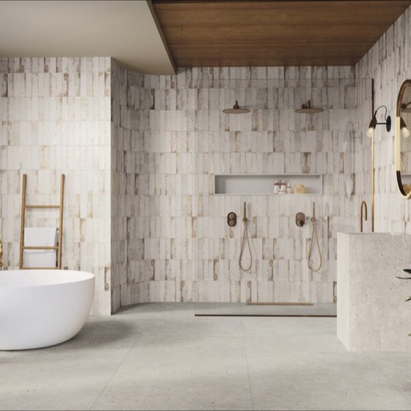 Carrelage relief métallisé, Magnetic Steel chez Piastrella - douche à l'italienne coloris White